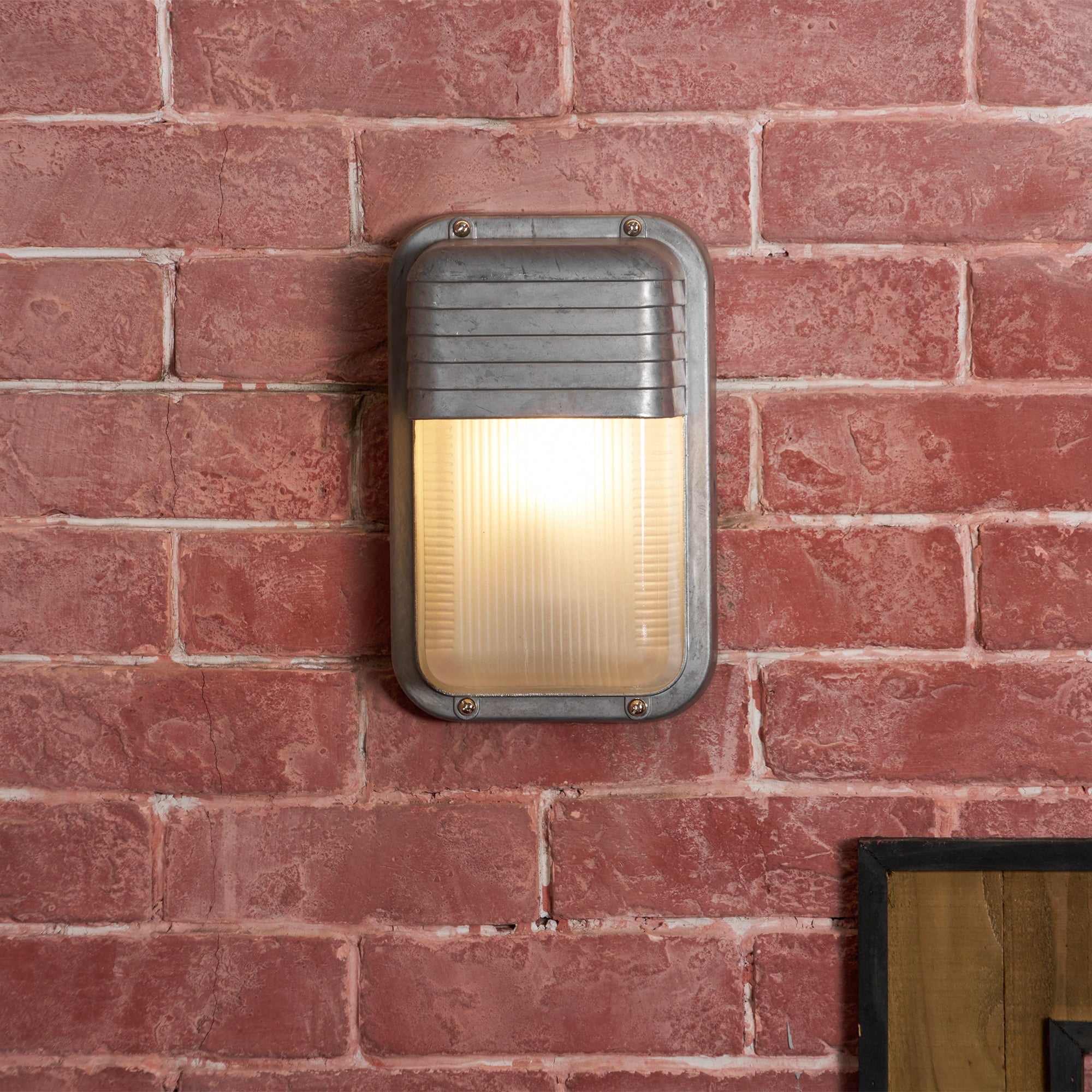 Riova Outdoor Wall Light