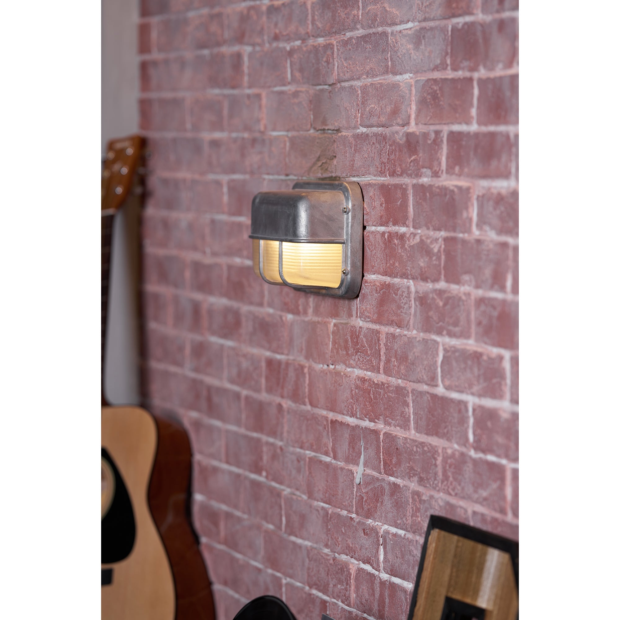 Riova Outdoor Wall Light