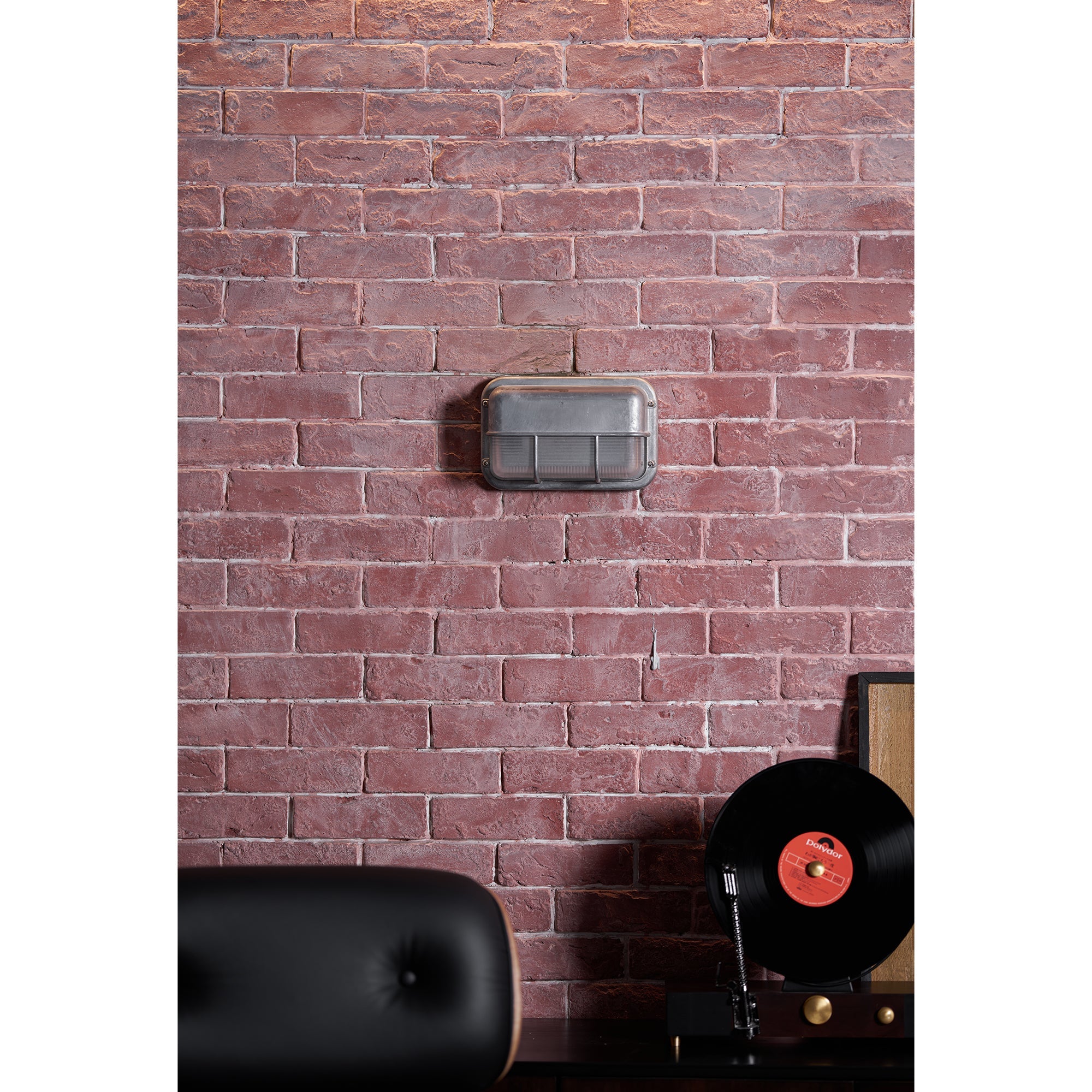Riova Outdoor Wall Light
