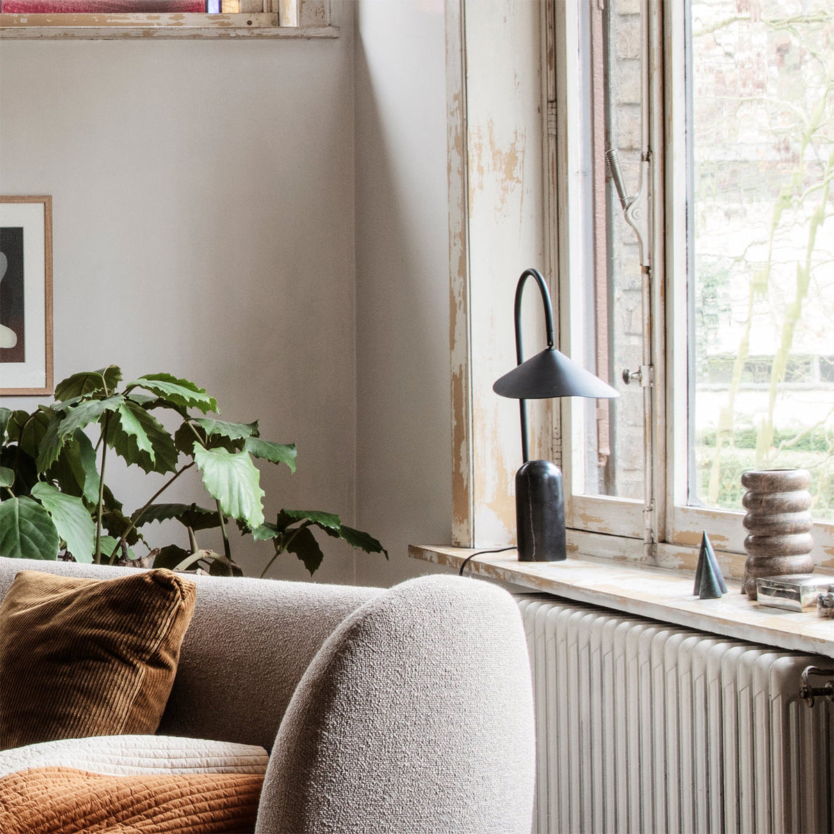 Axivale Minimalist Table Lamp