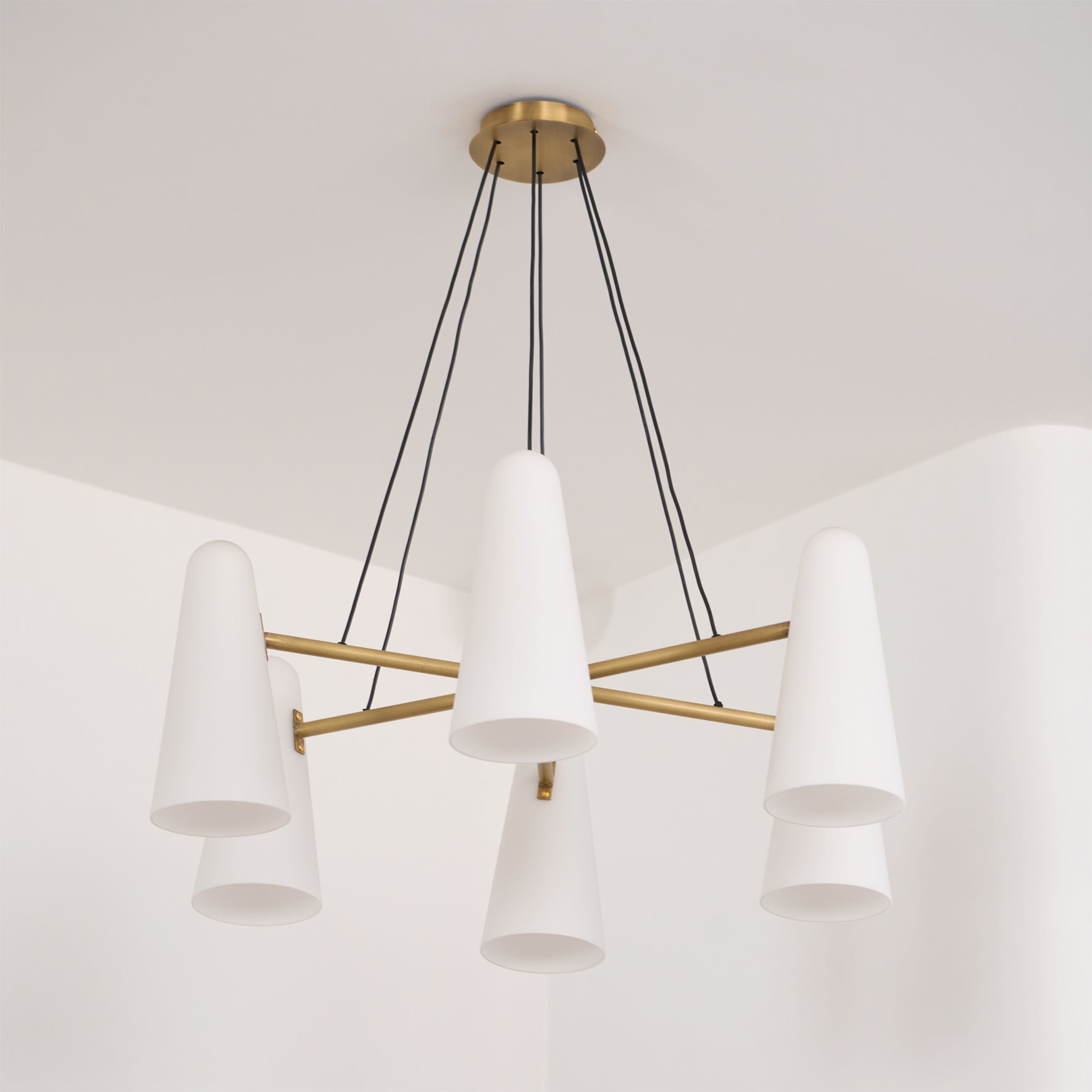 Iyuva Classic Chandelier