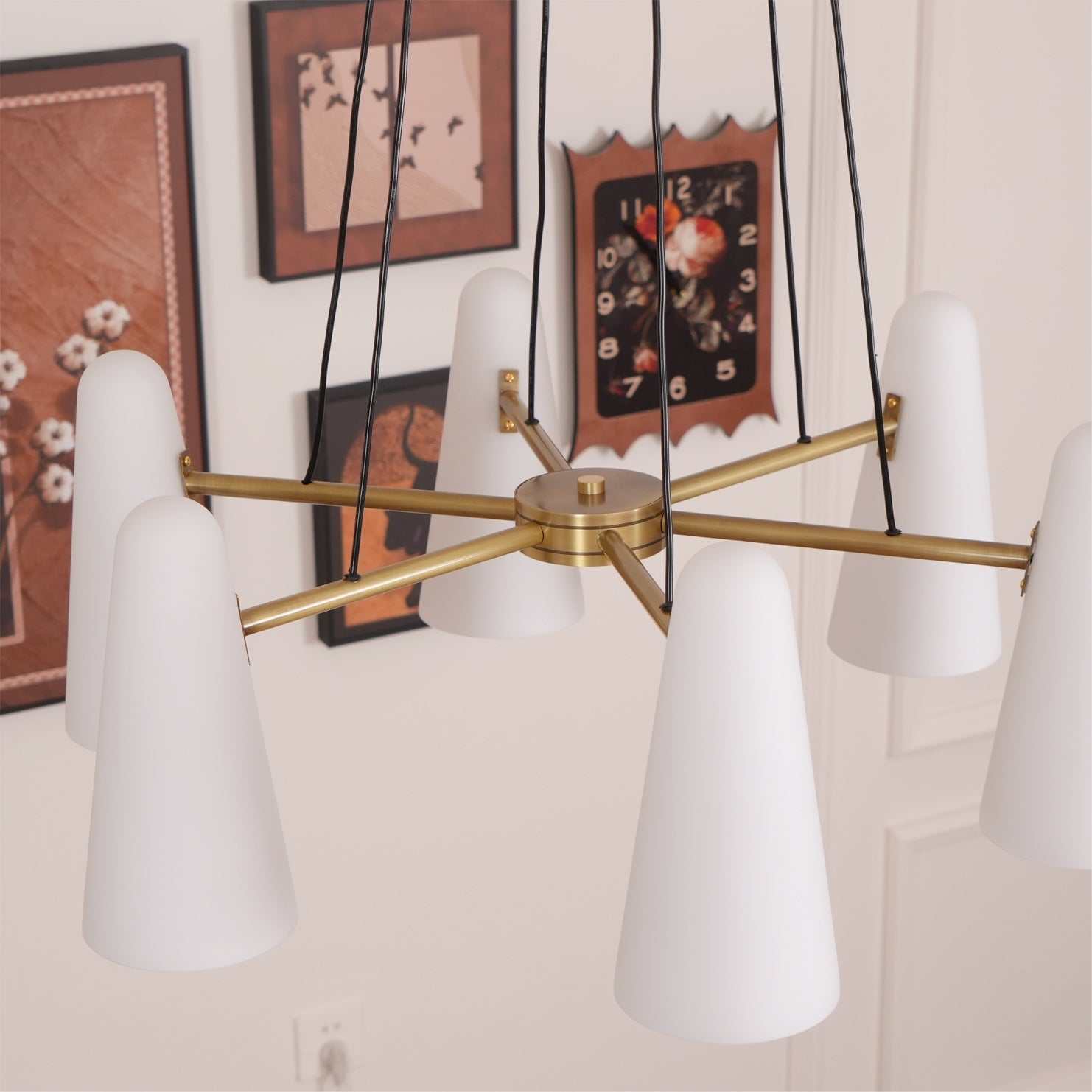 Iyuva Classic Chandelier
