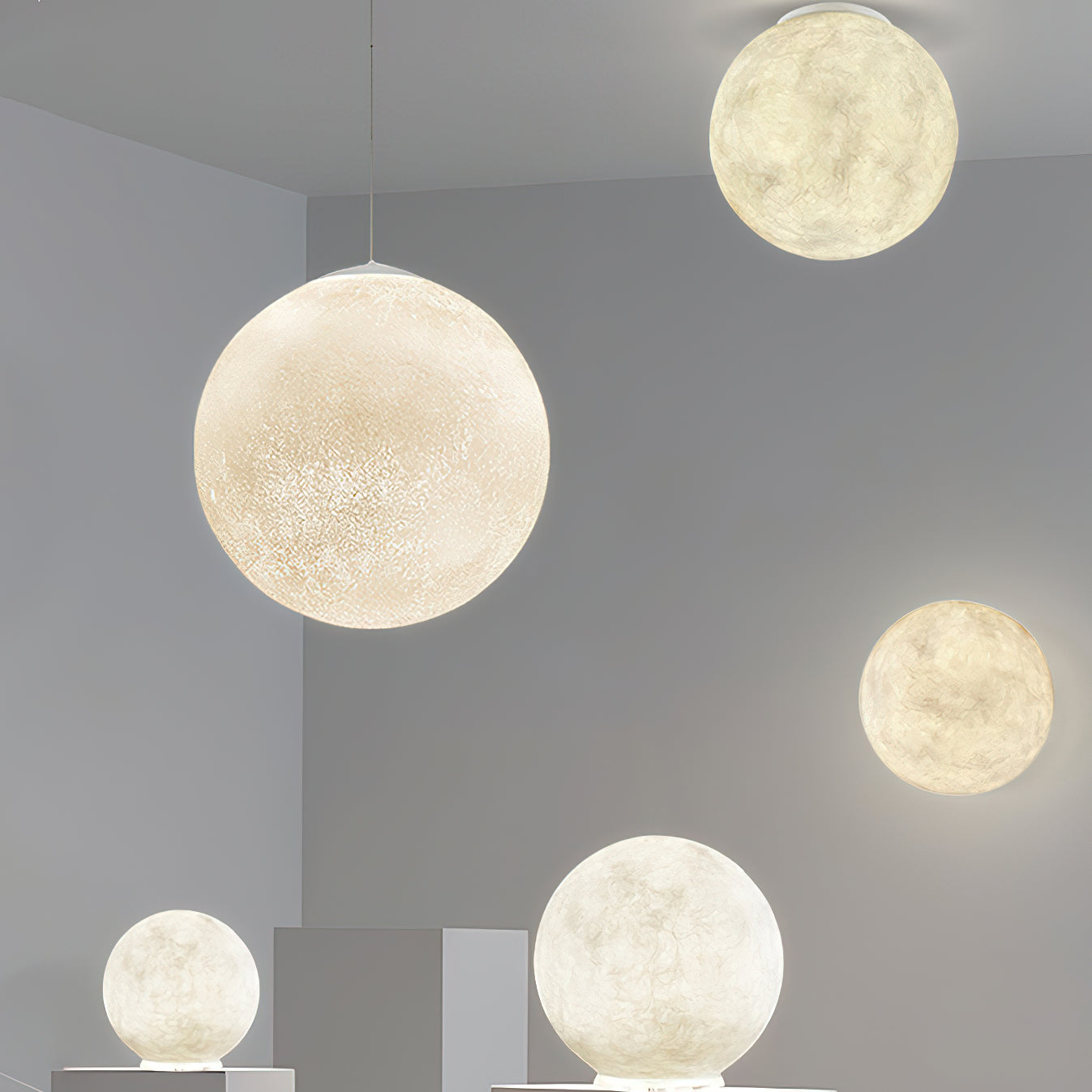 Camu Globe Pendant Light