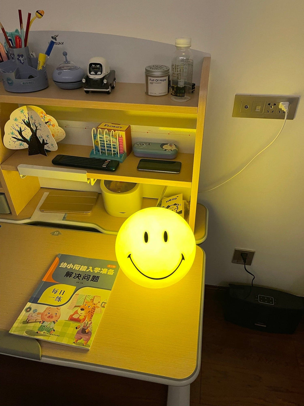Smiley Table Lamp – detail 18