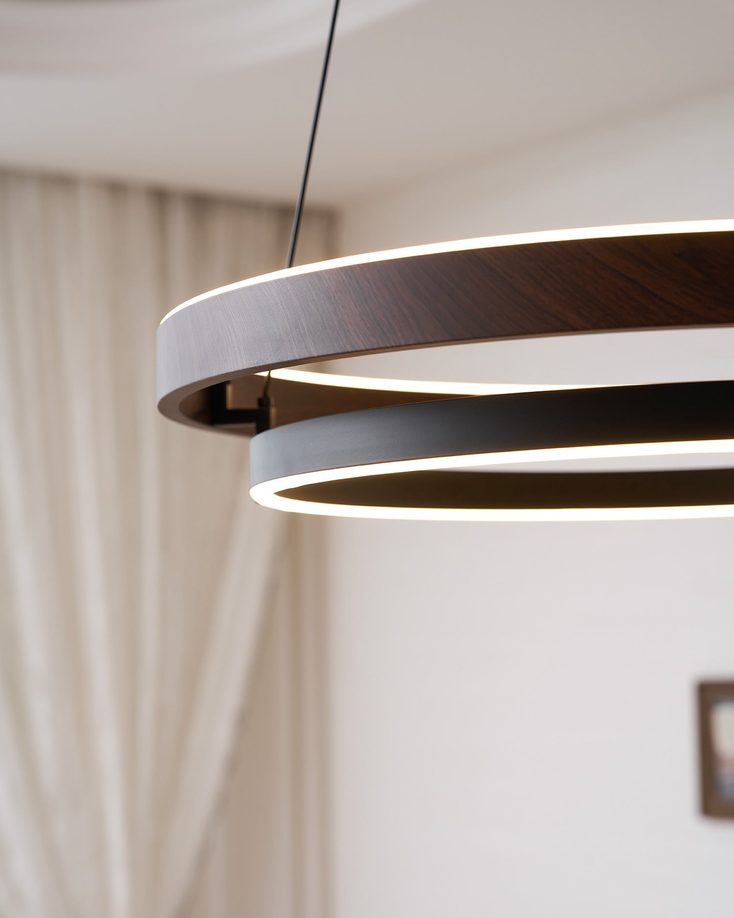 Arcorra Modern Chandelier