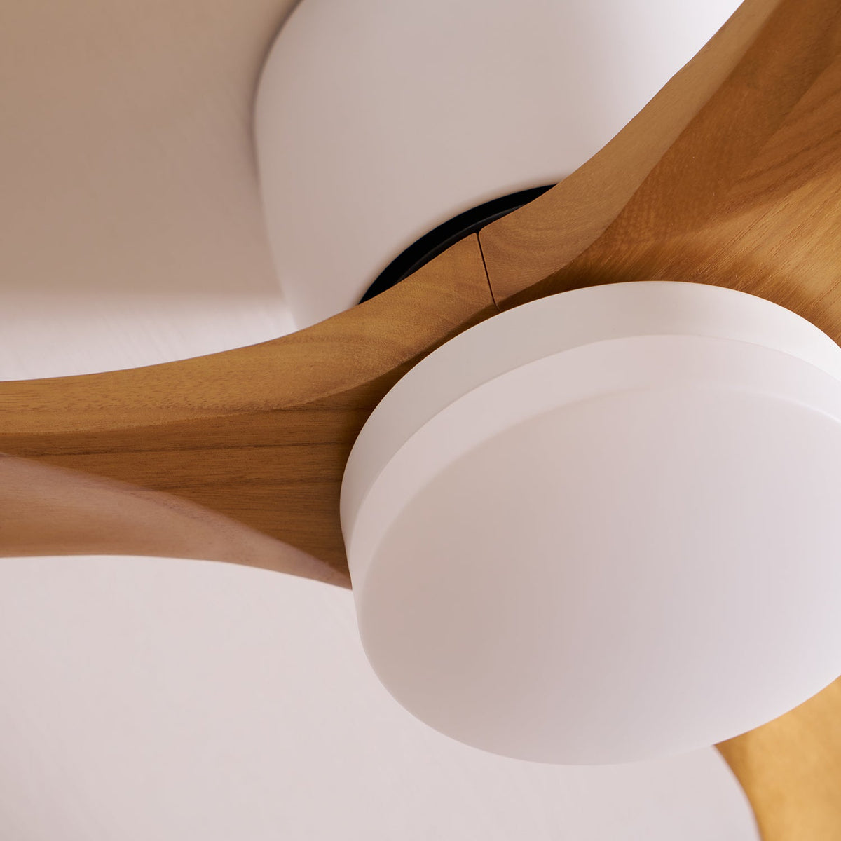 Nordic Wooden 42"/48" Ceiling Fan Light - Vakkerlight