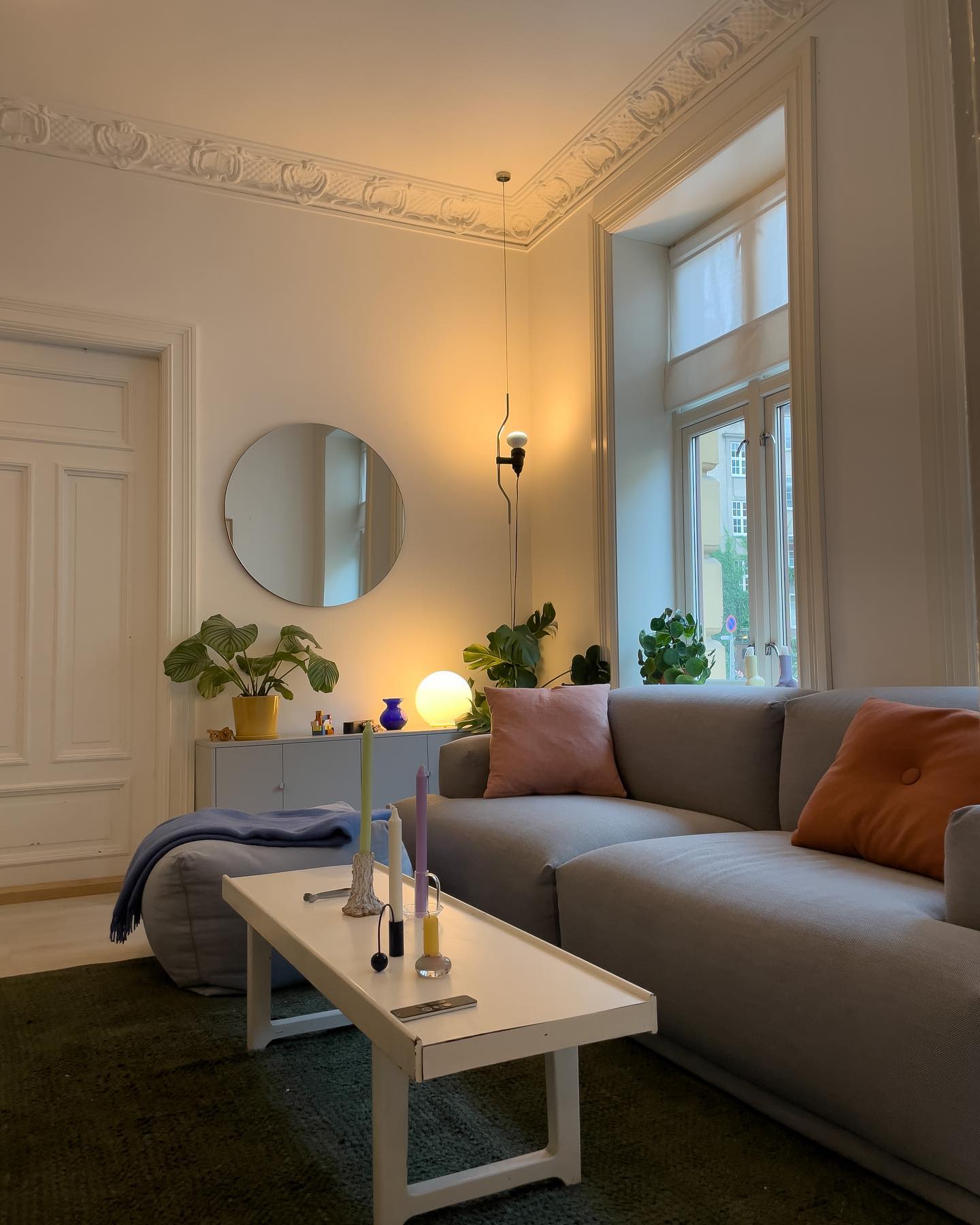 Elomiden Floor to Ceiling Lamp