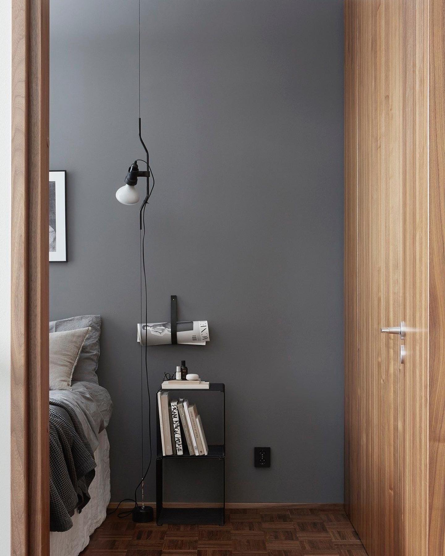 Elomiden Floor to Ceiling Lamp