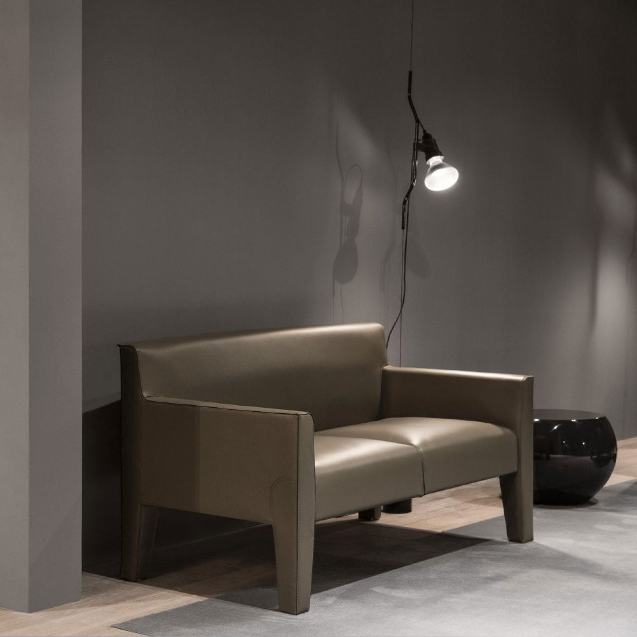 Elomiden Floor to Ceiling Lamp