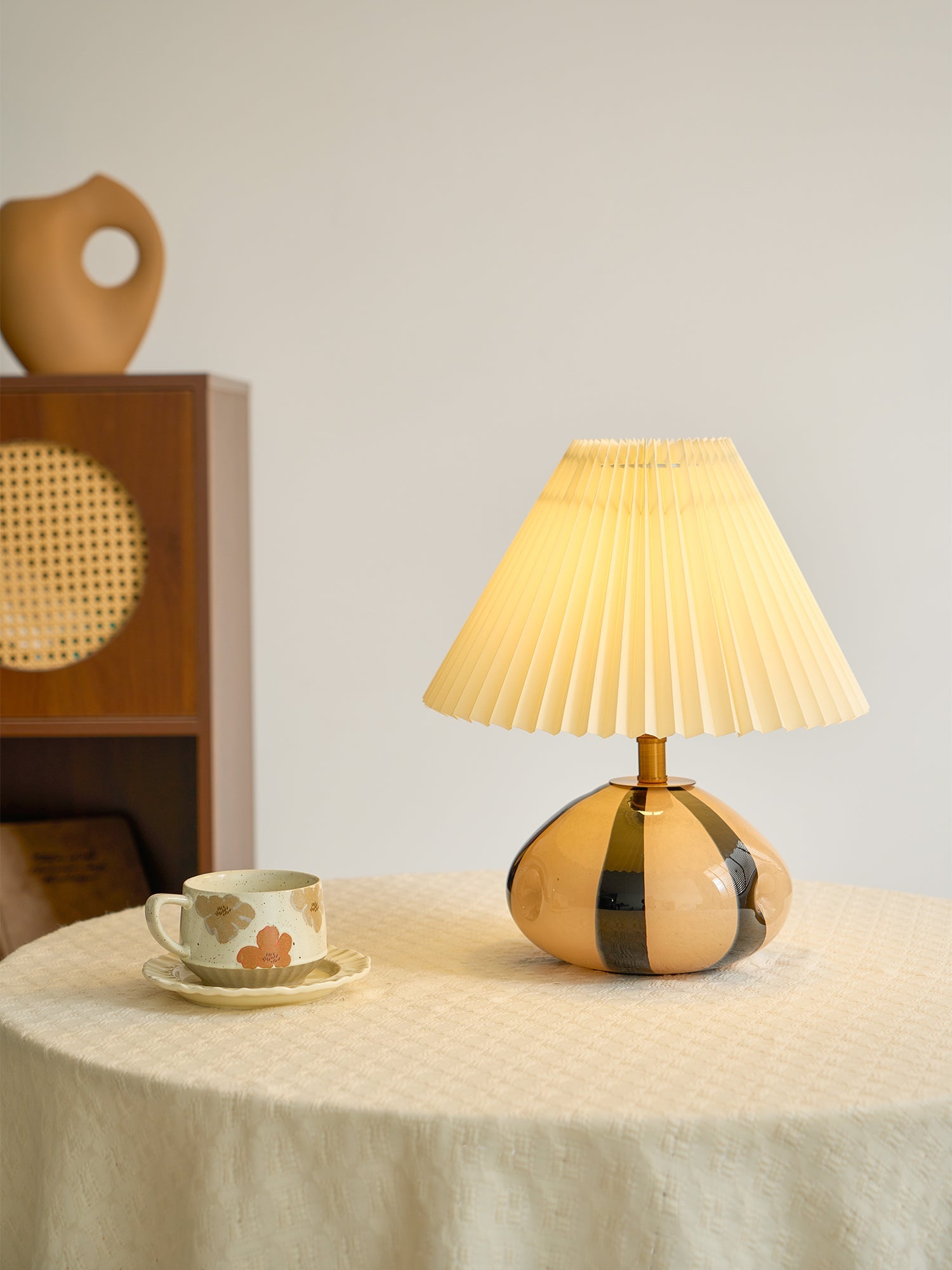 Orilo Pleated Table Lamp