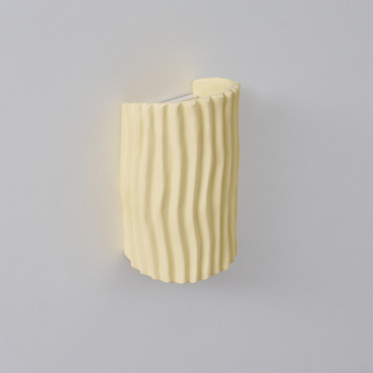 Pleated Resin Wall Lamp – detail 9