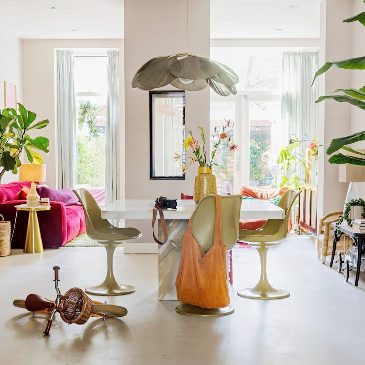 Foxli Petal Pendant Light