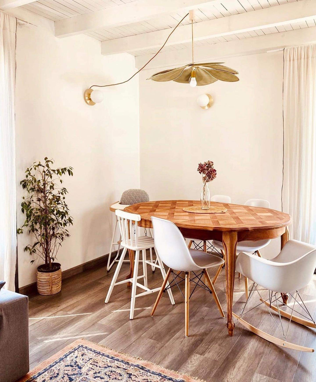 Foxli Petal Pendant Light