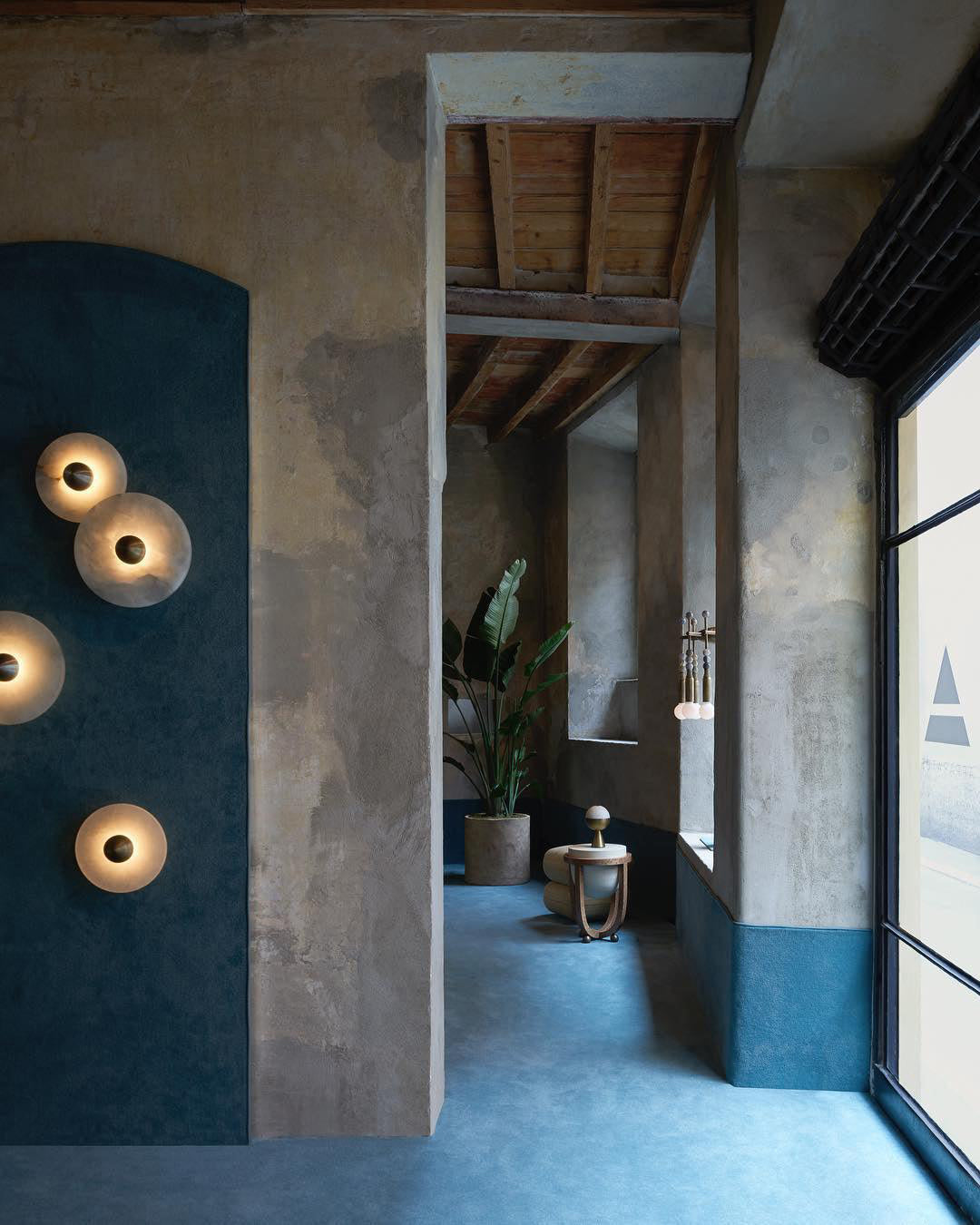 Jorliey Round Wall Light