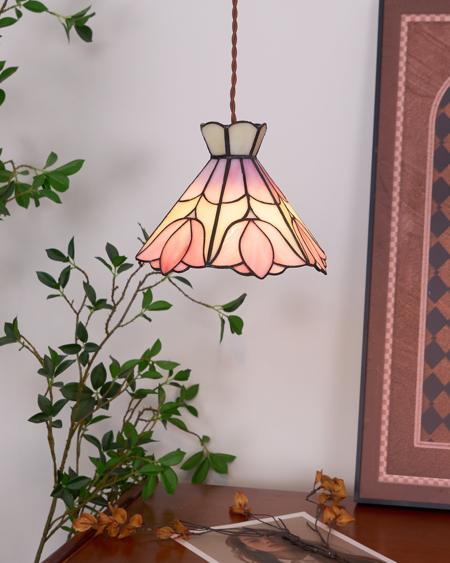 Lecoaris Tiffany Pendant Light