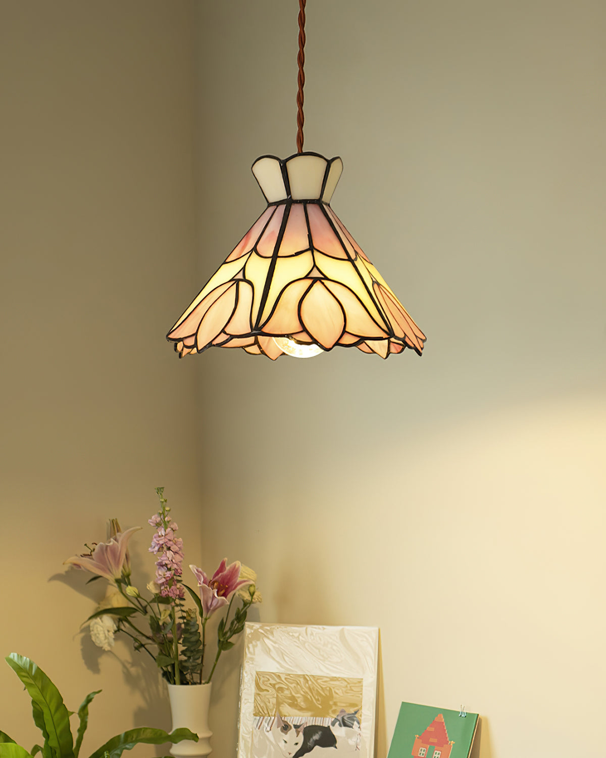 Lecoaris Tiffany Pendant Light