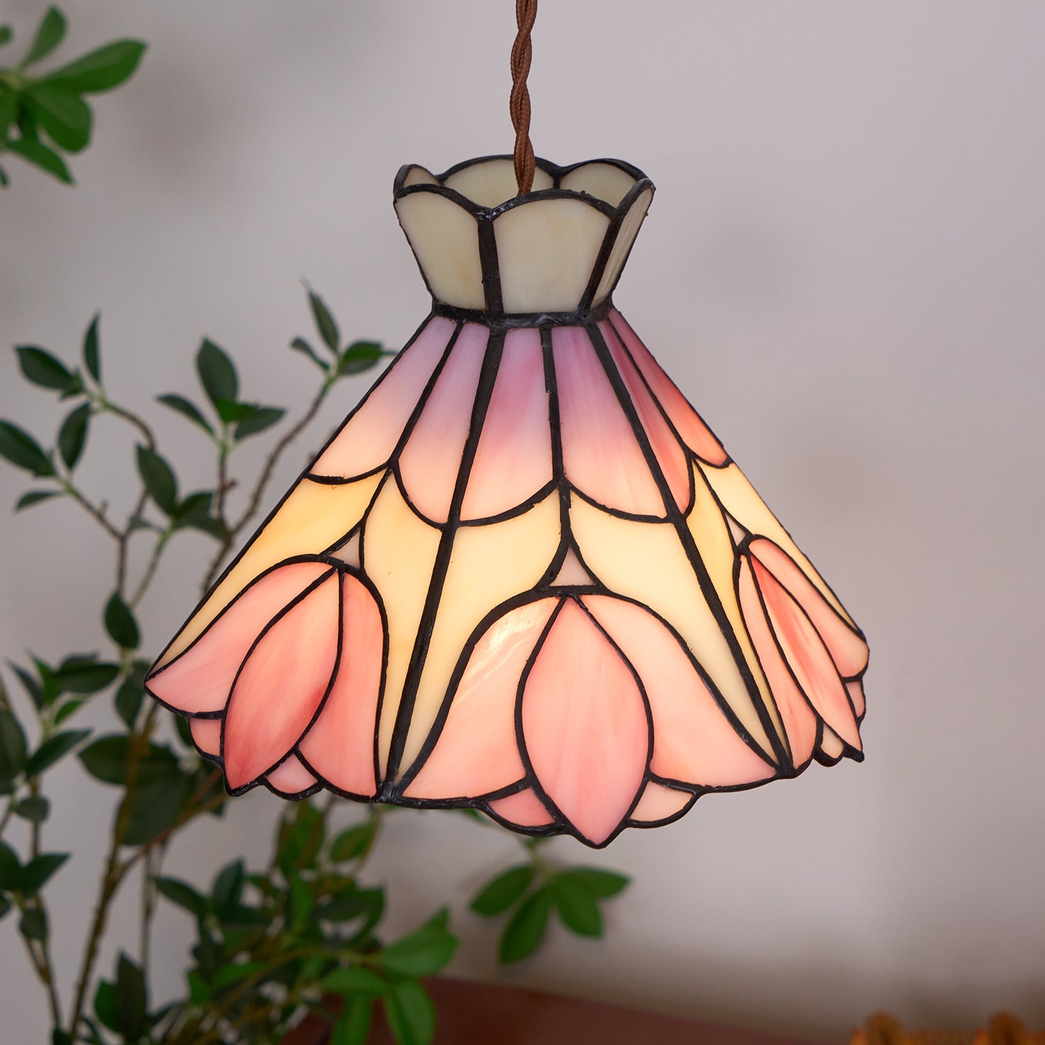 Lecoaris Tiffany Pendant Light