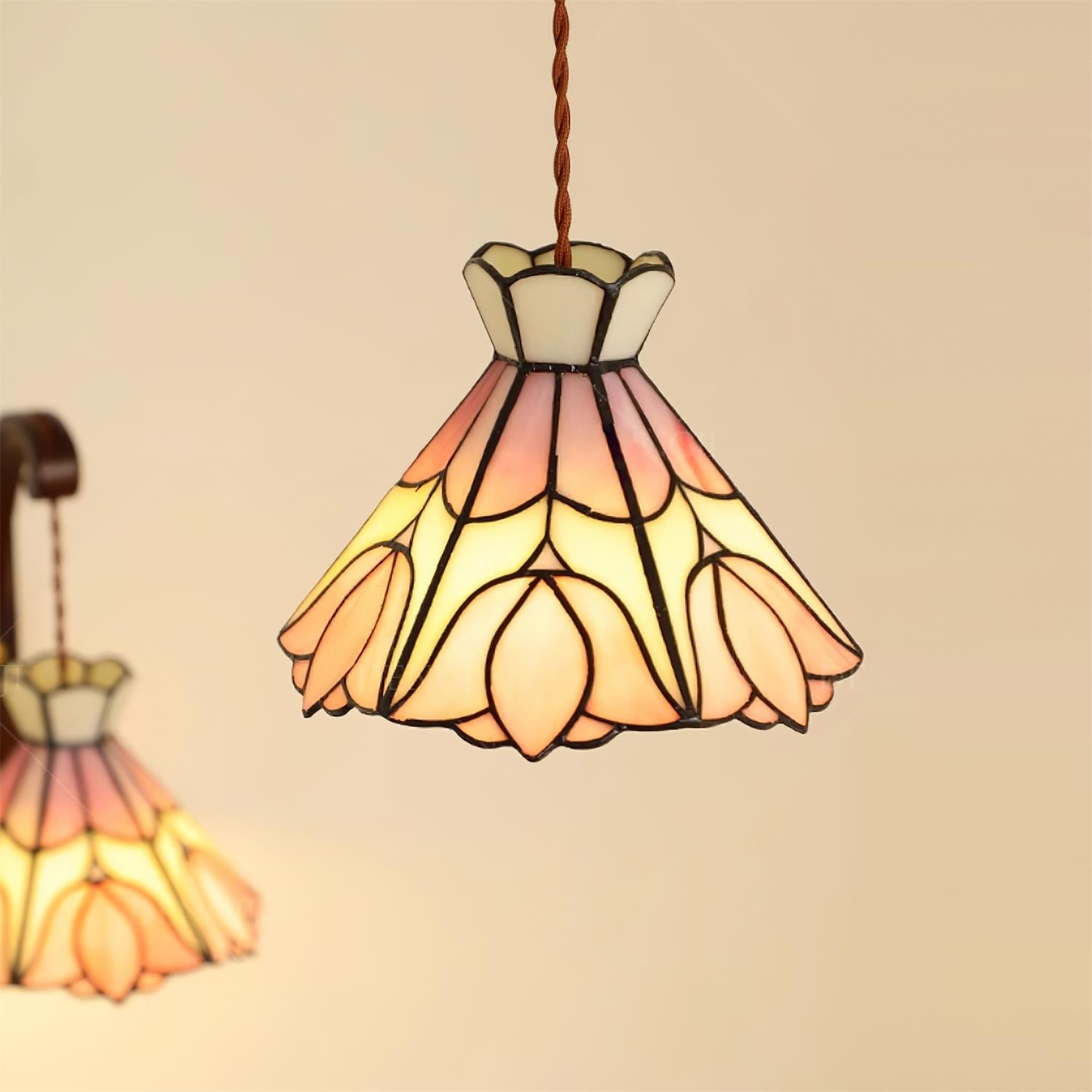 Lecoaris Tiffany Pendant Light