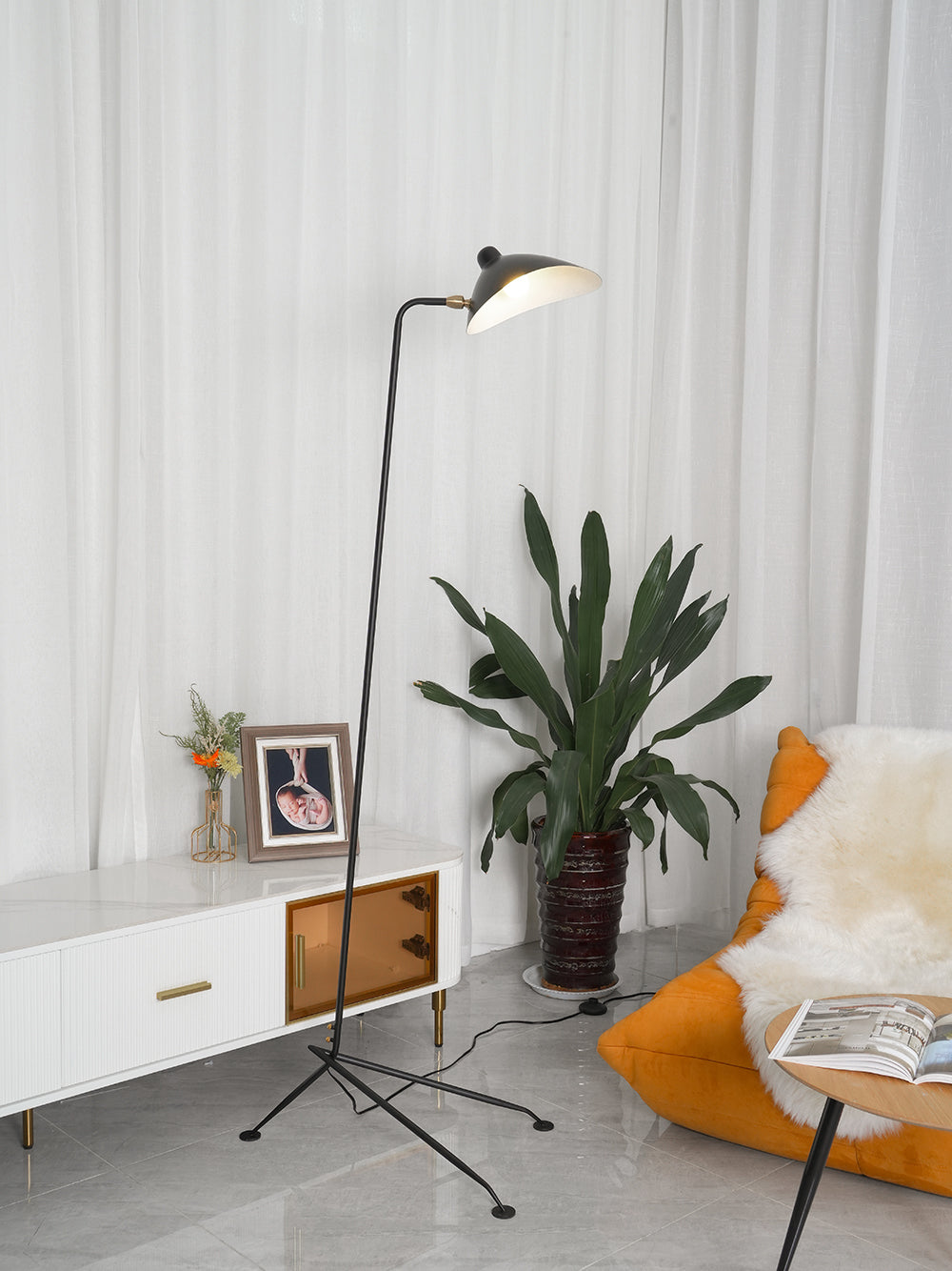 Finna Modern Floor Lamp