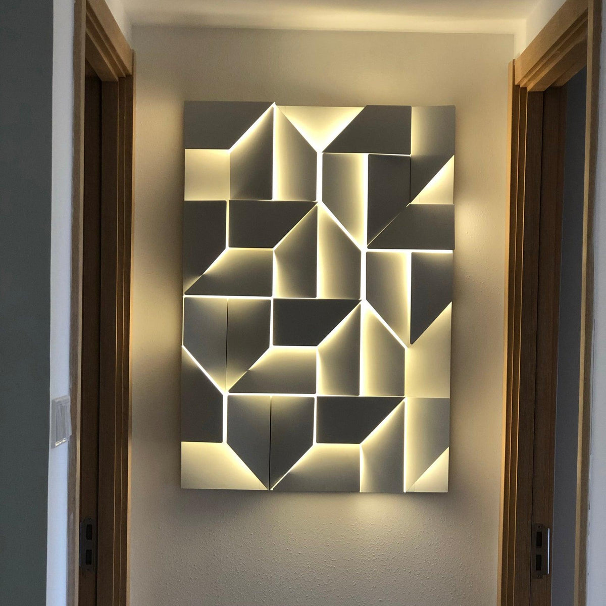 Shadows Grand Sconce – detail 40