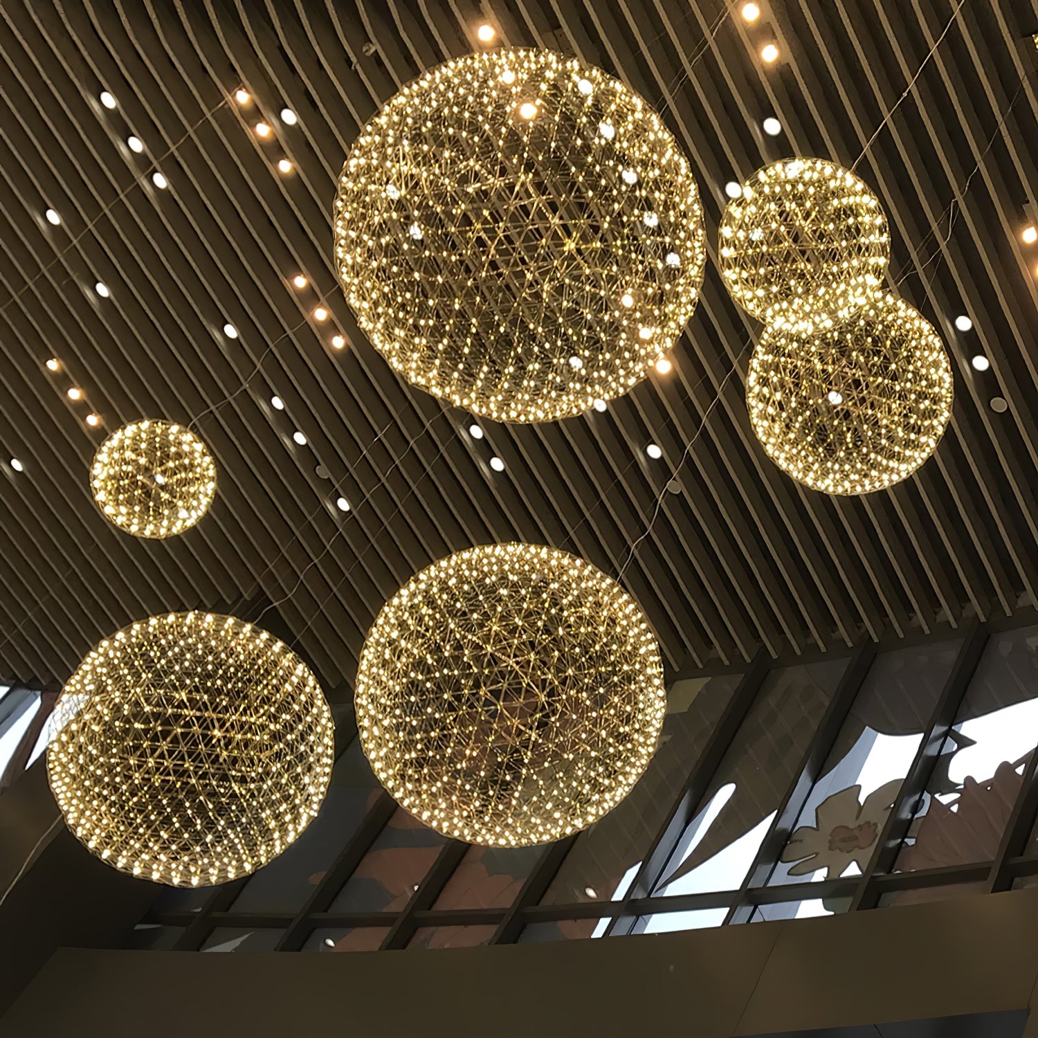 Casni Pendant Light