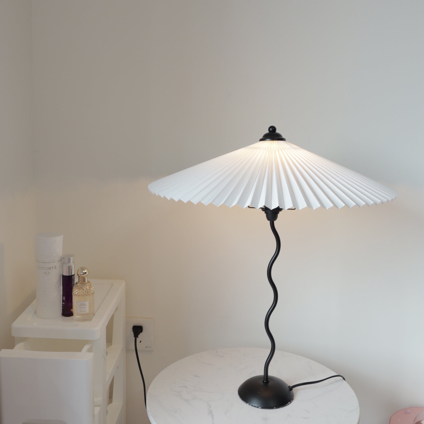 Rion Wavy Table Lamp