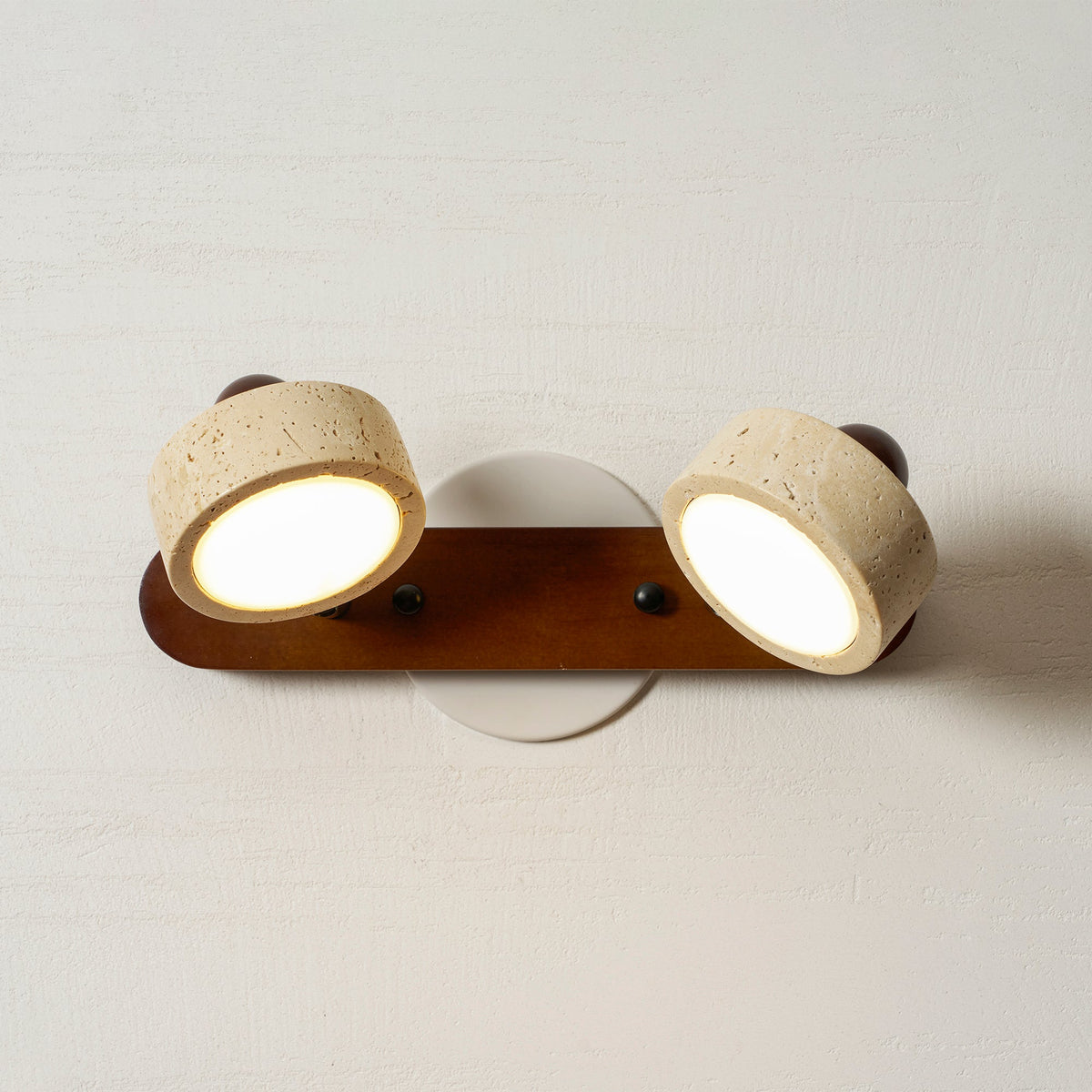 Yaralanon Outdoor Wall Light