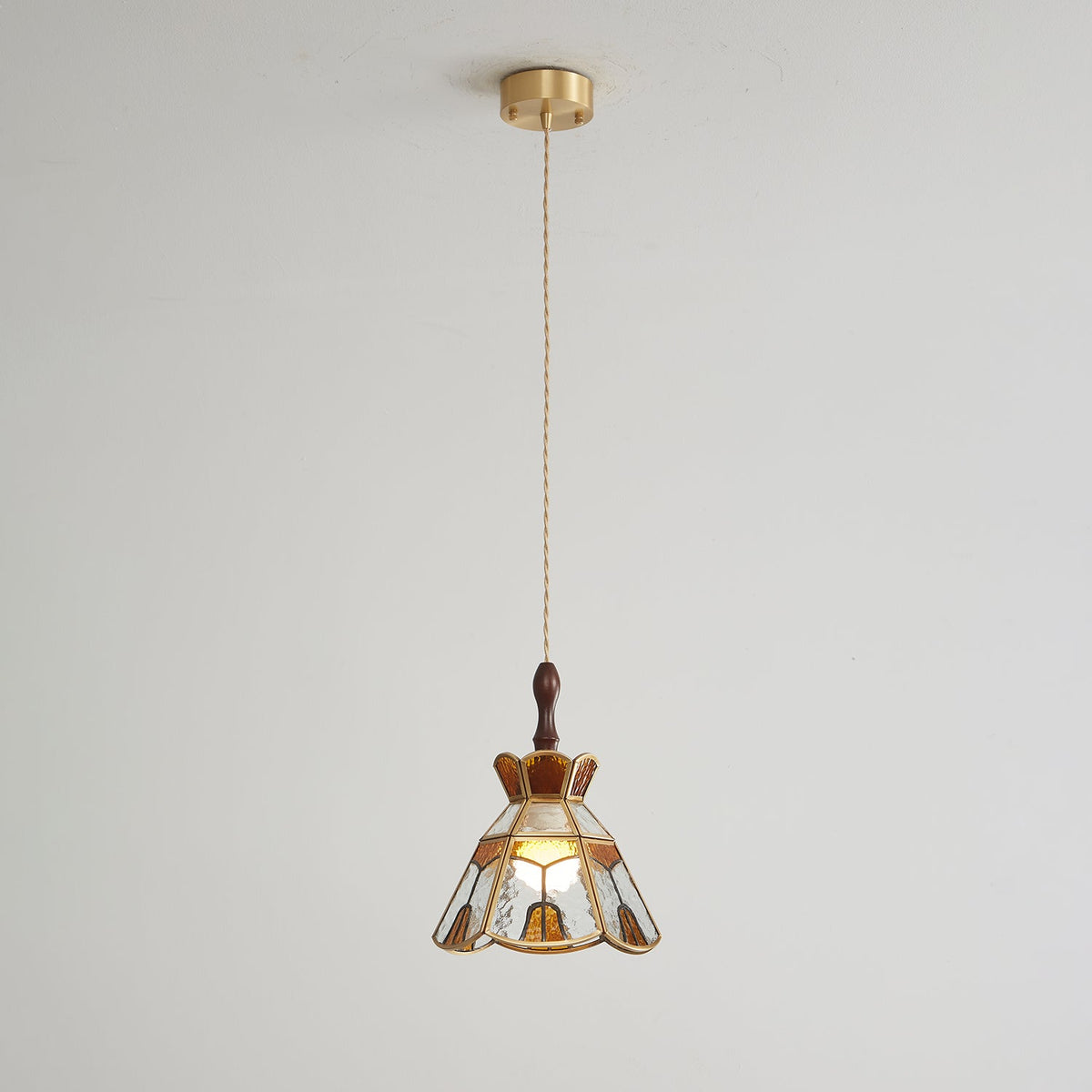 Tiffany Stained Glass Pendant Lamp - Vakkerlight