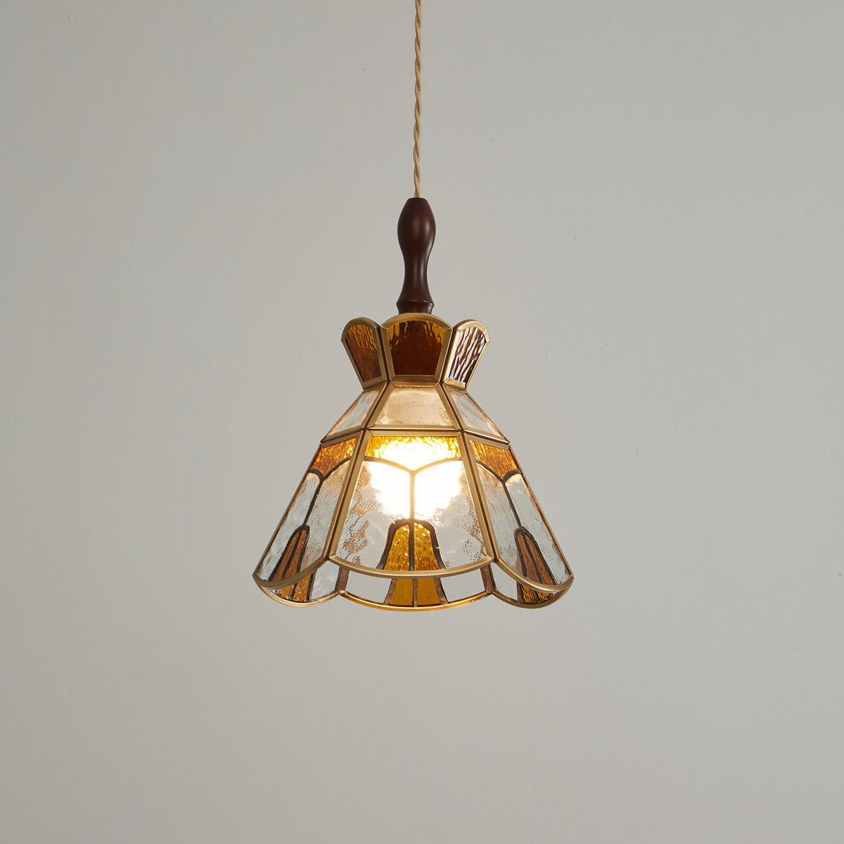 Tiffany Stained Glass Pendant Lamp - Vakkerlight