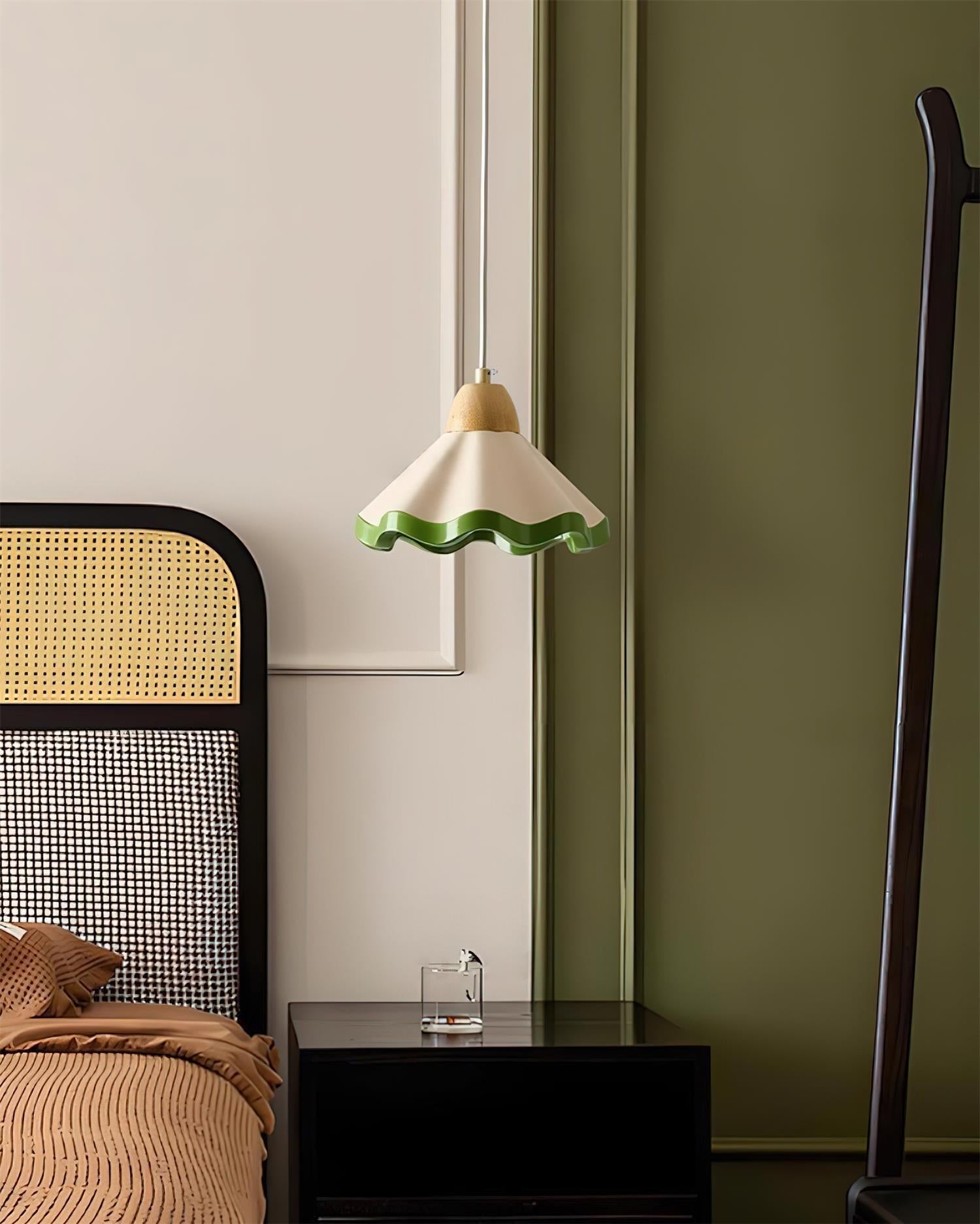 Halenoal Scalloped Pendant Light