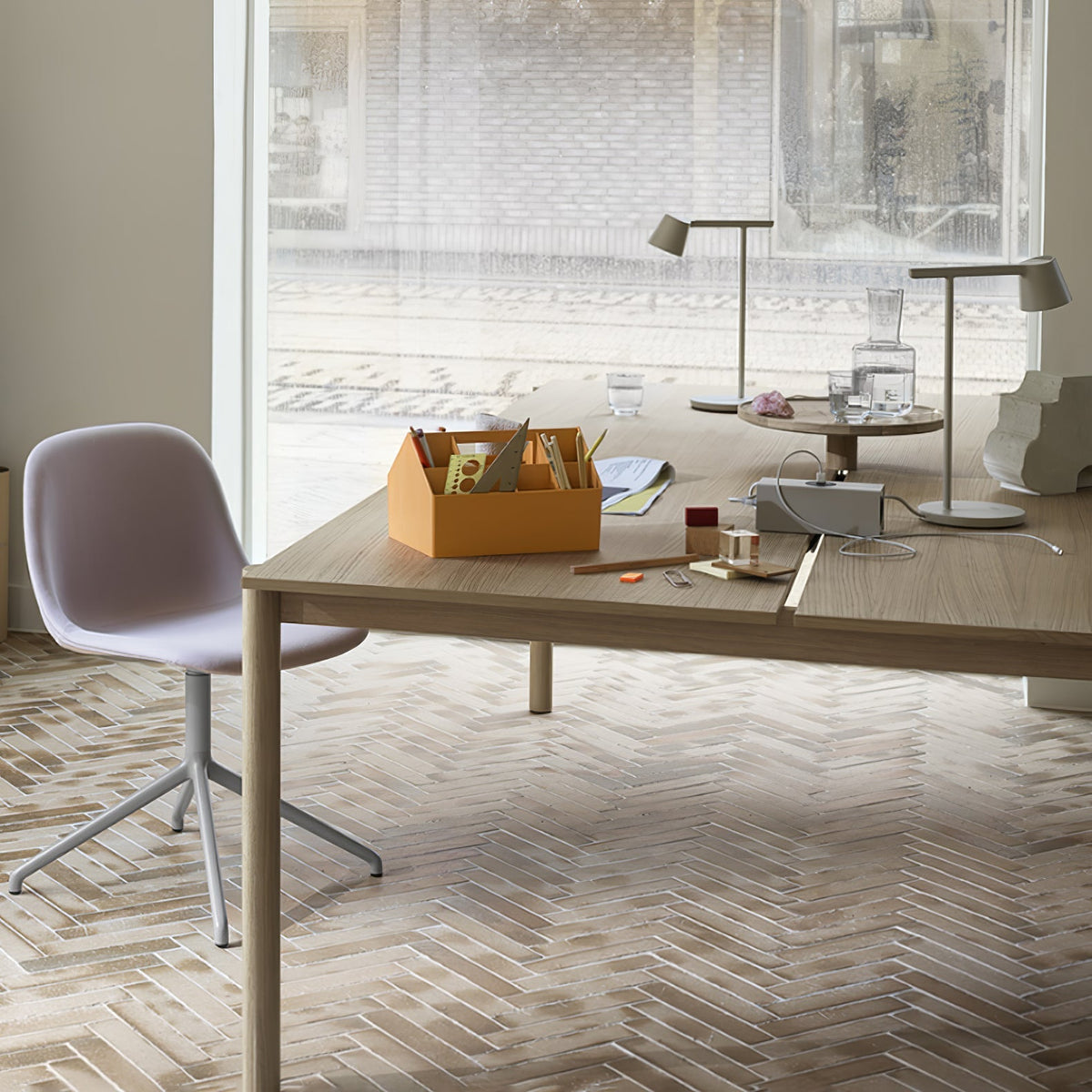 Belvi Minimalist Table Lamp