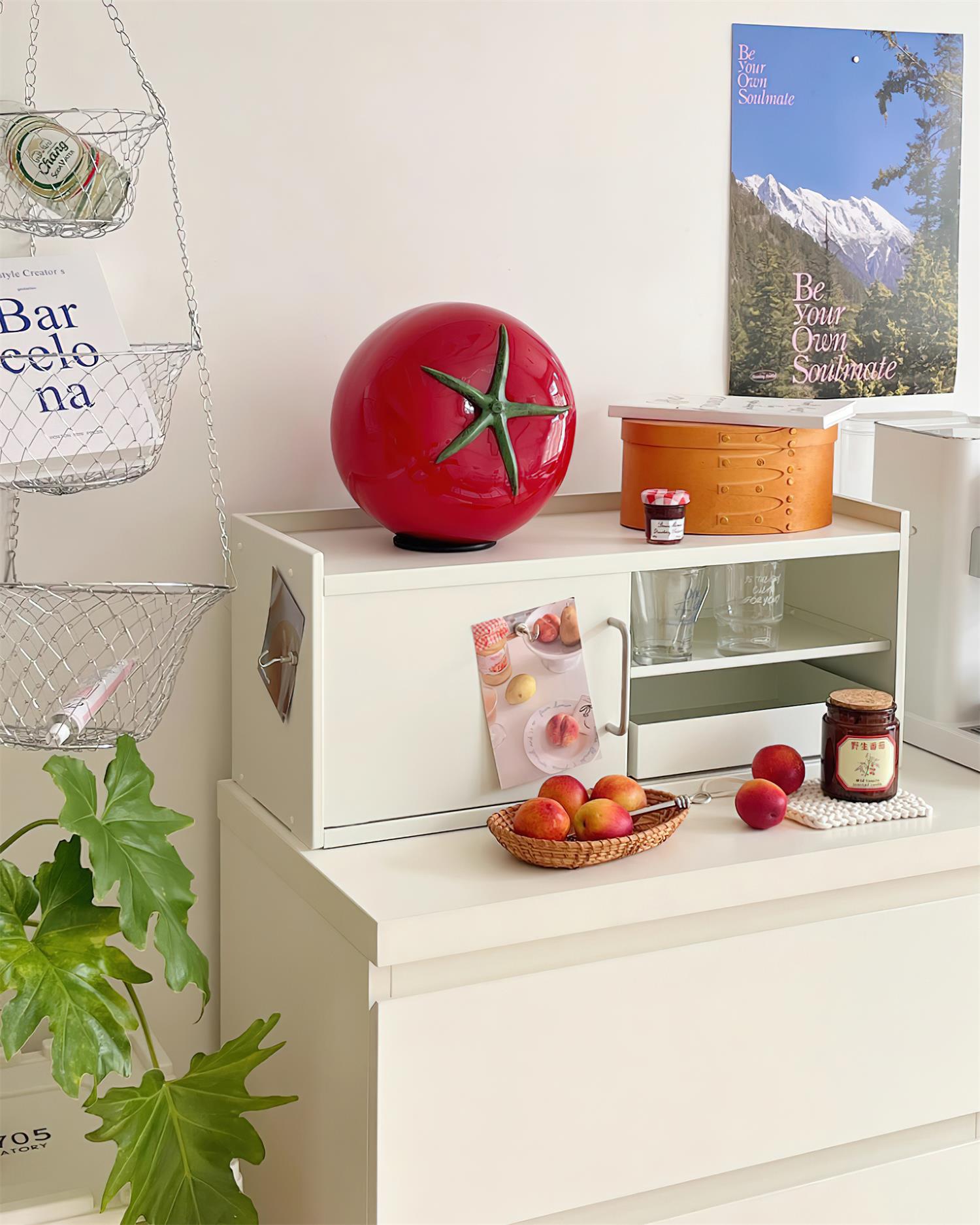 Halearey Tomato Table Lamp