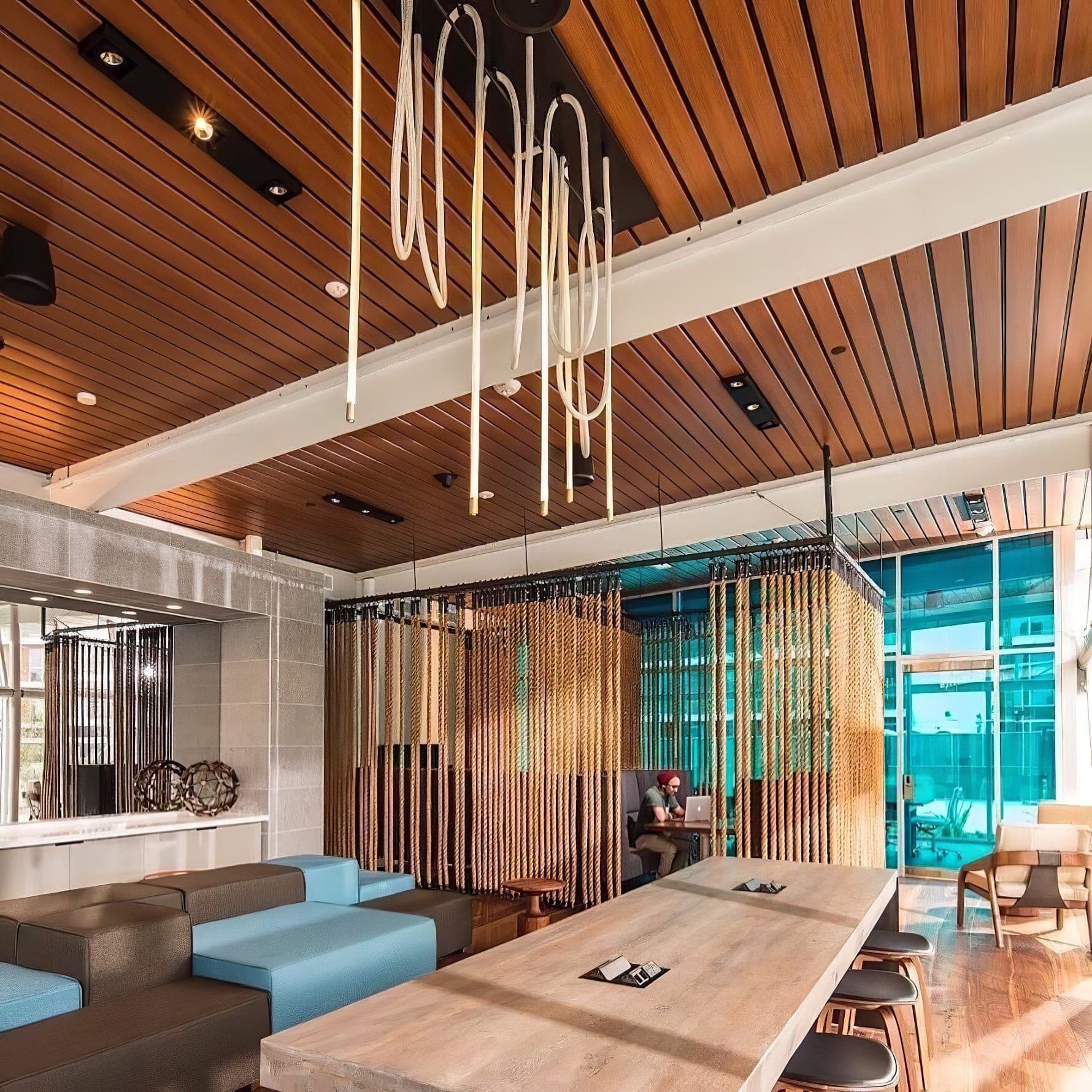 Yaralen Flexible Pendant Light