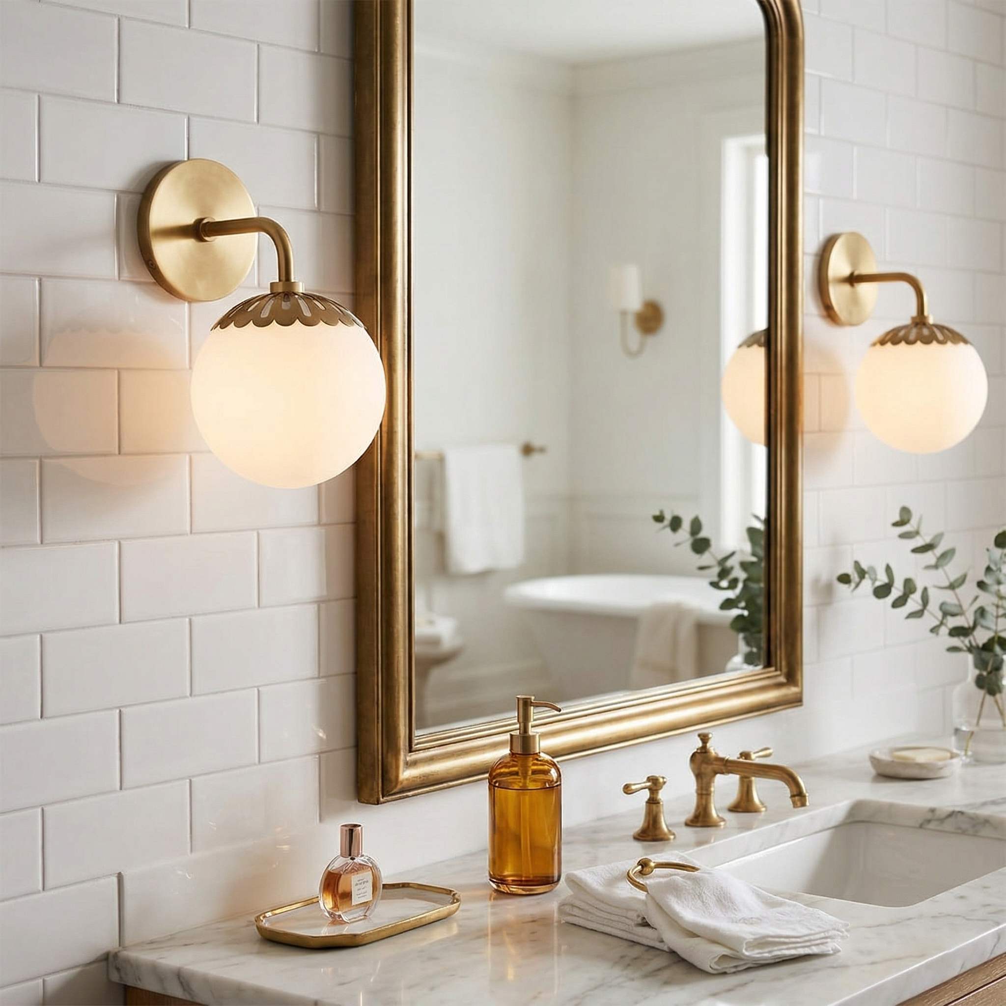 Quini Globe Wall Light