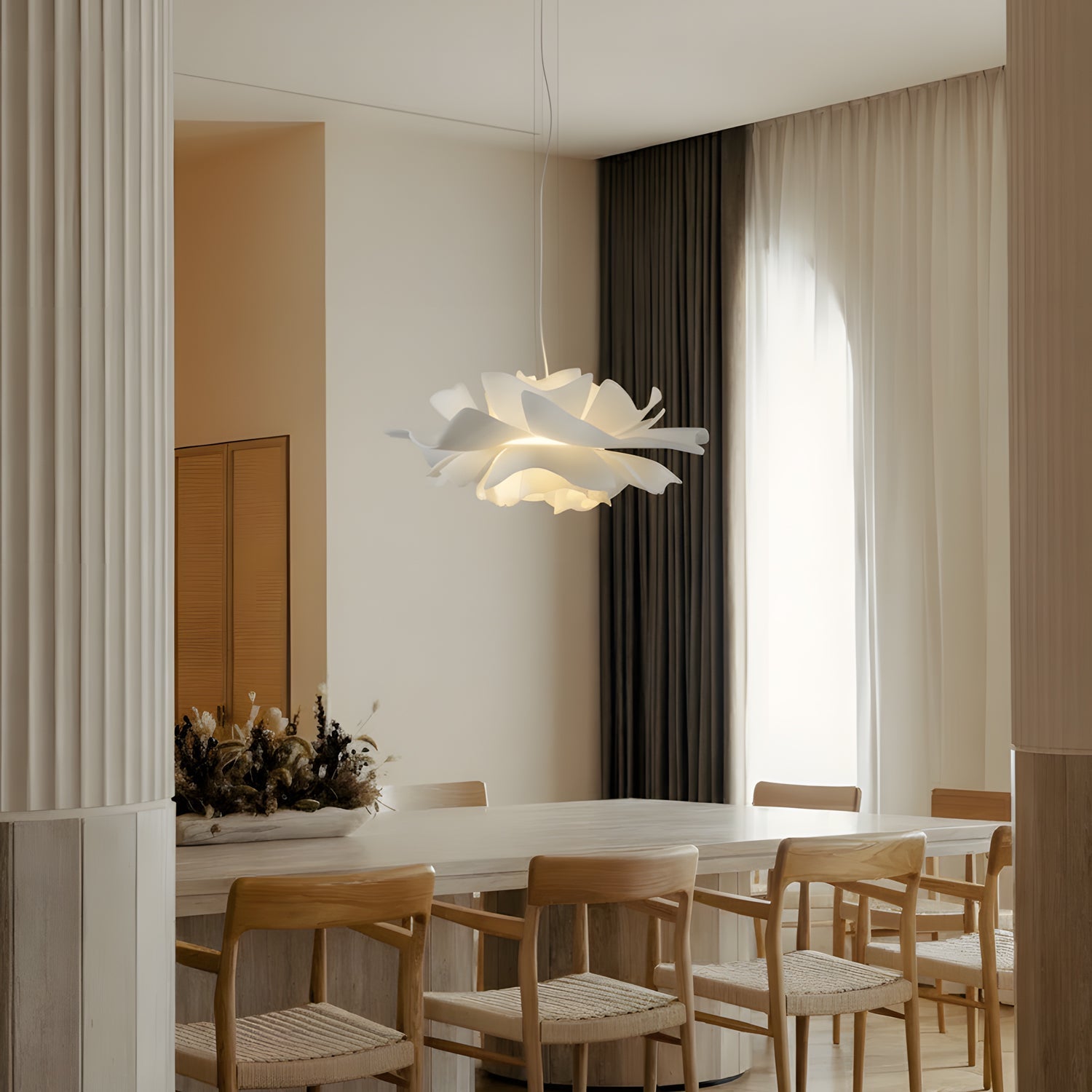 Oakin Lotus Pendant Light
