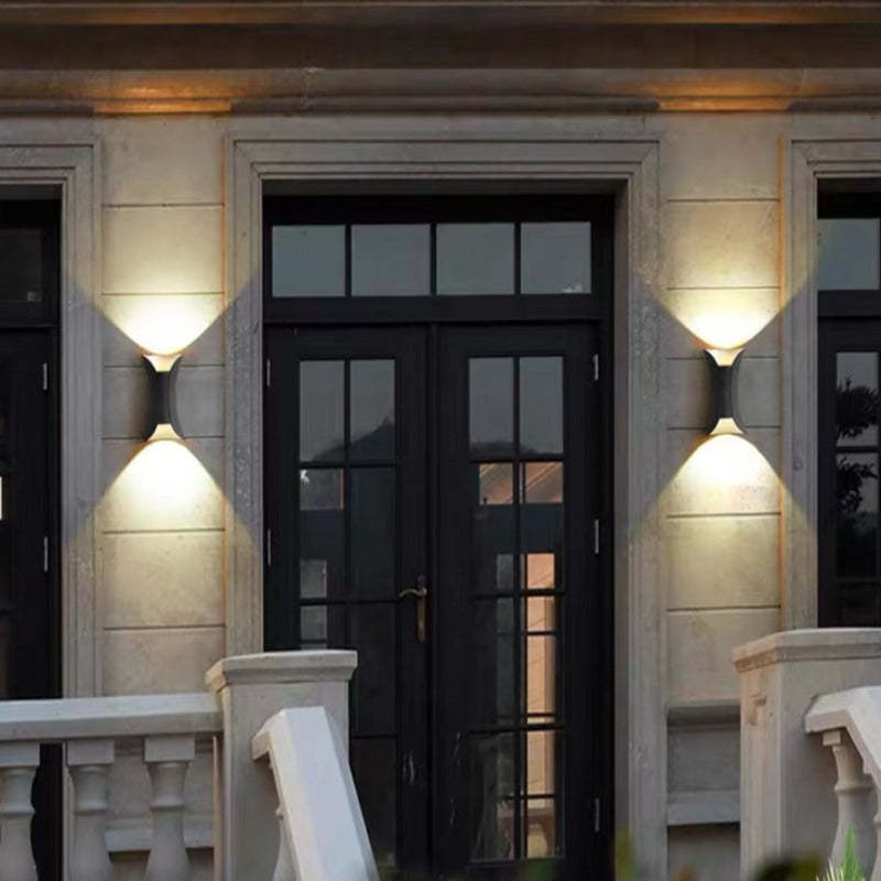 Talivenro Outdoor Wall Light