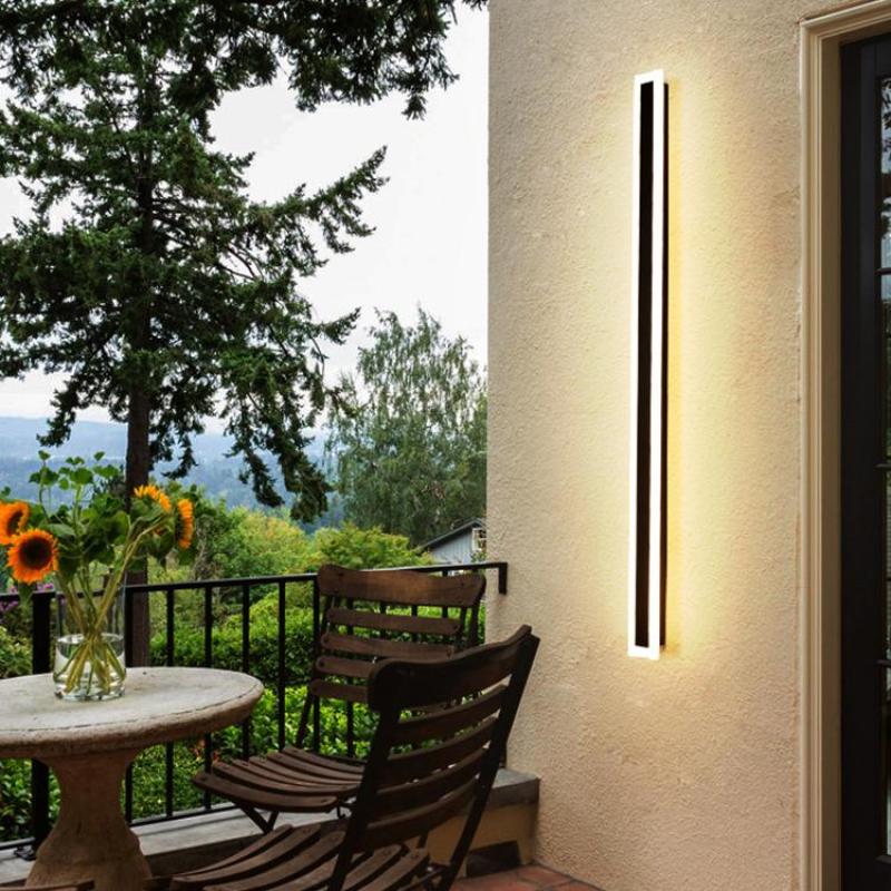 Quinlen Outdoor Wall Light