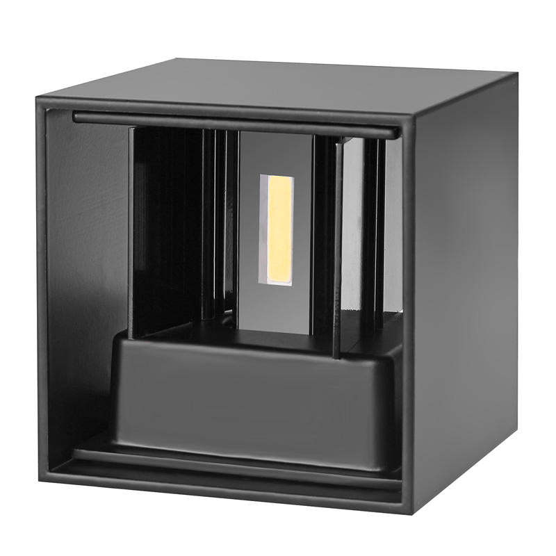 Kirono Outdoor Wall Light
