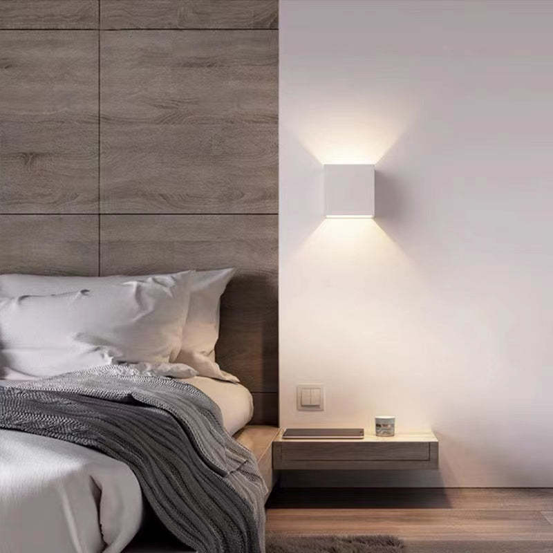 Kirono Outdoor Wall Light