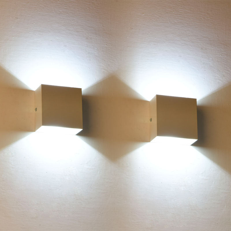 Kirono Outdoor Wall Light