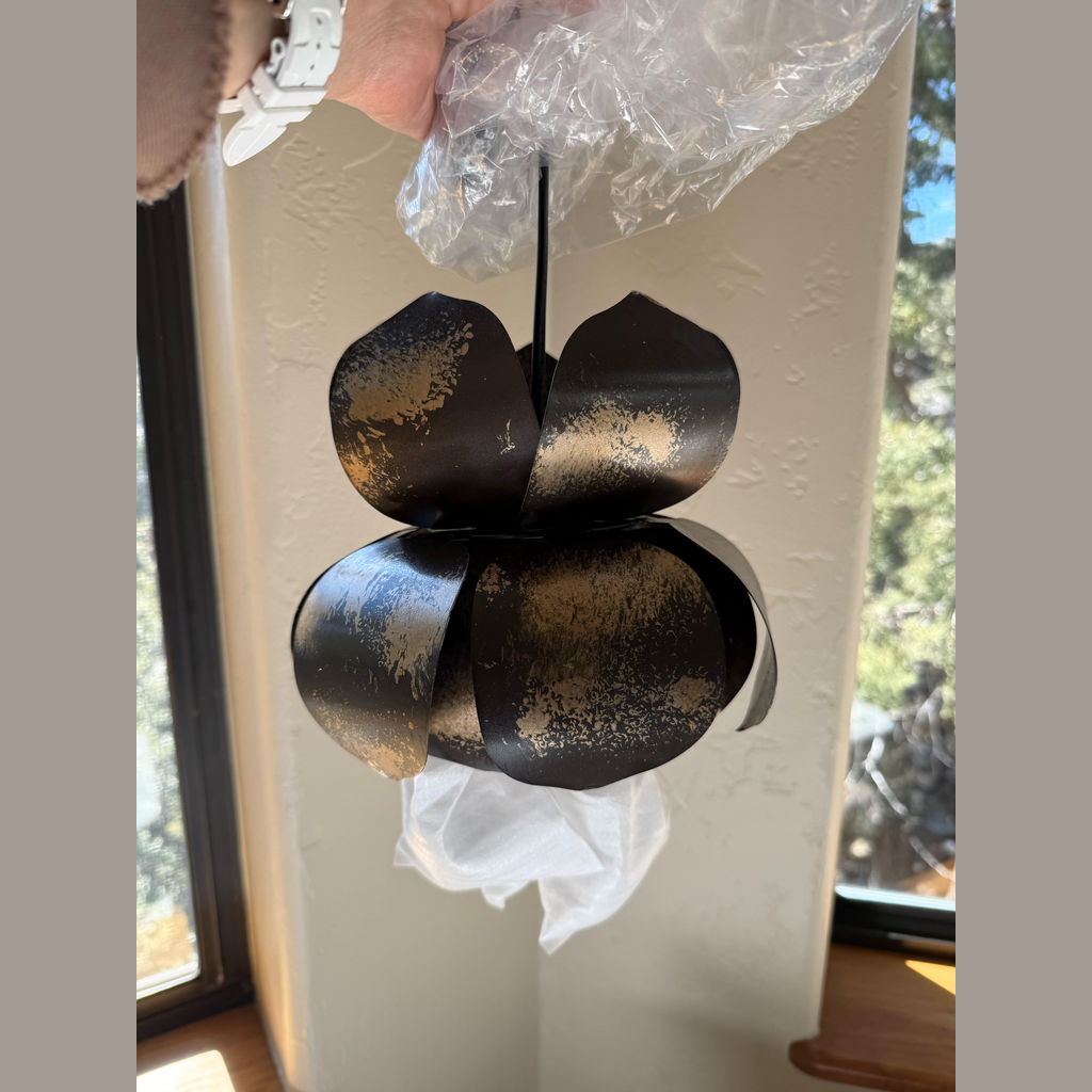 Liotona Floral Pendant Light