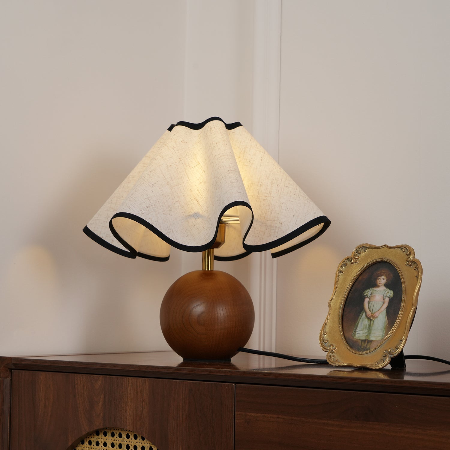 Melto Wave Table Lamp