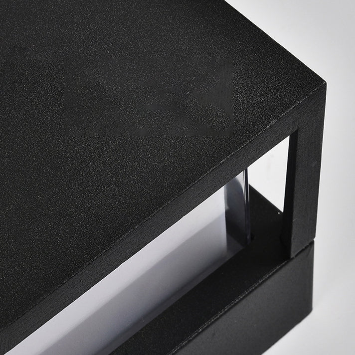 Lexlium Outdoor Wall Light