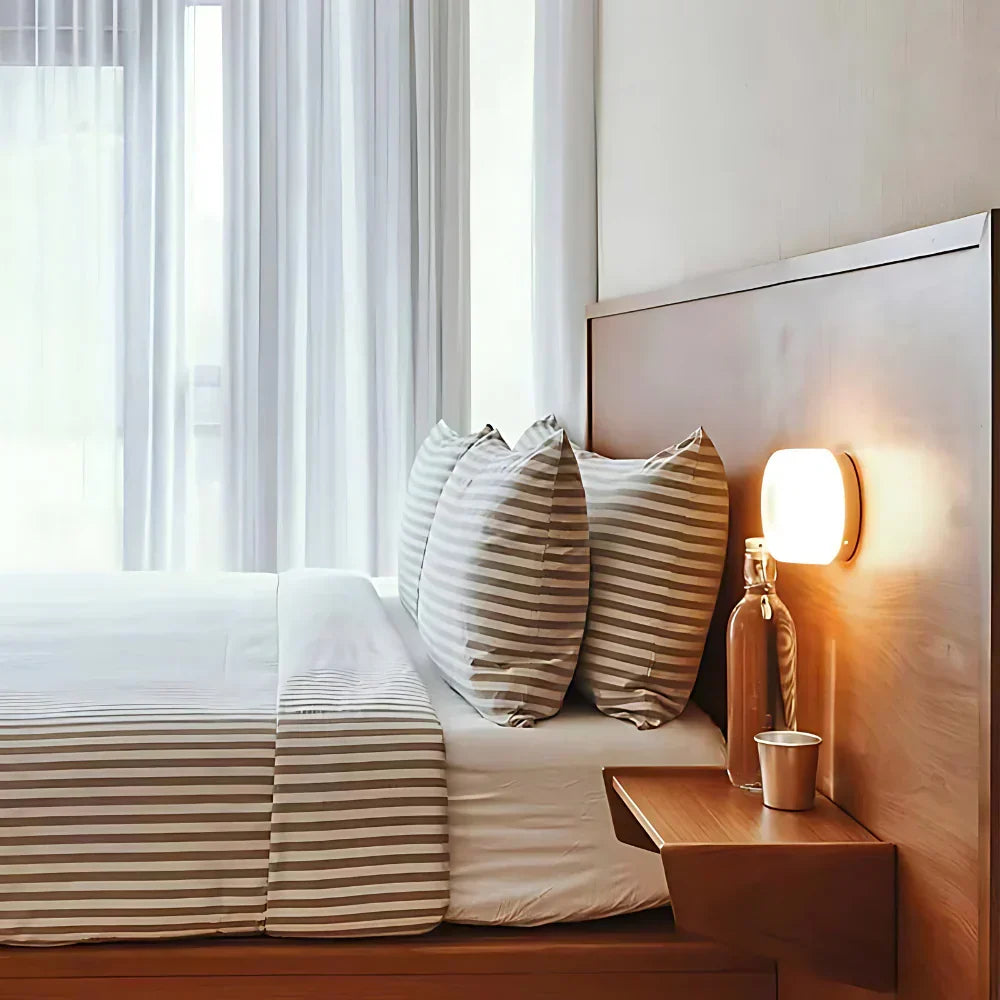 Quinmar Textured Wall Light