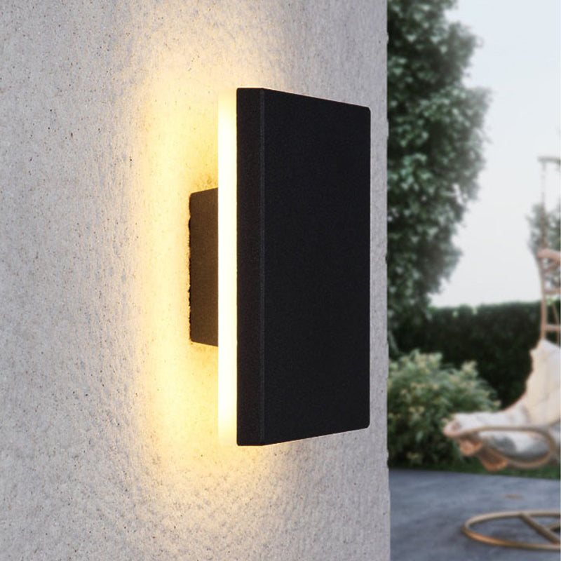 Axanson Outdoor Wall Light