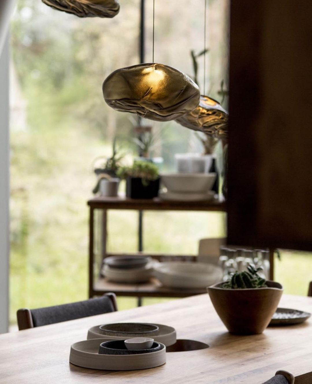 Neroera Sculptural Pendant Light