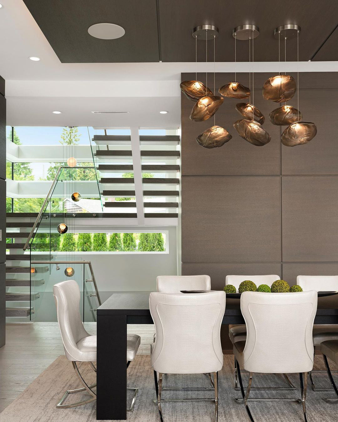 Neroera Sculptural Pendant Light