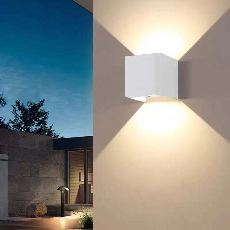 Kirono Outdoor Wall Light