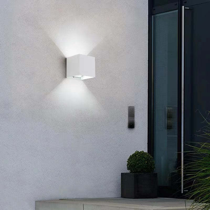 Kirono Outdoor Wall Light