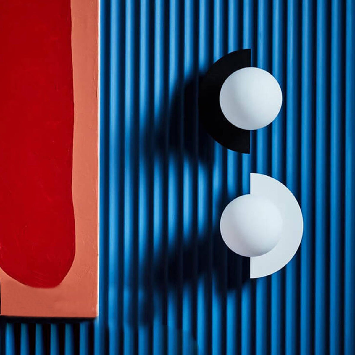 Lioon Globe Wall Light